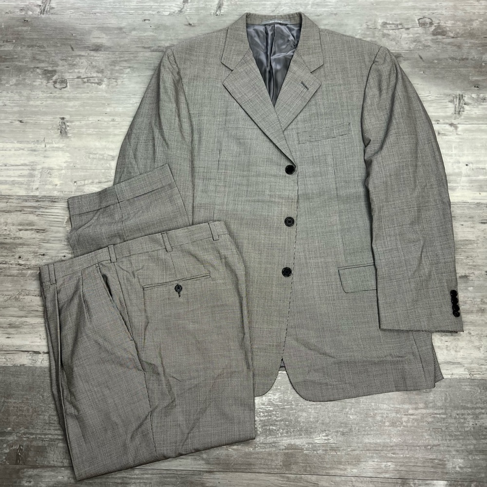 Hickey Freeman Grey & Black Houndstooth Check Suit 44R